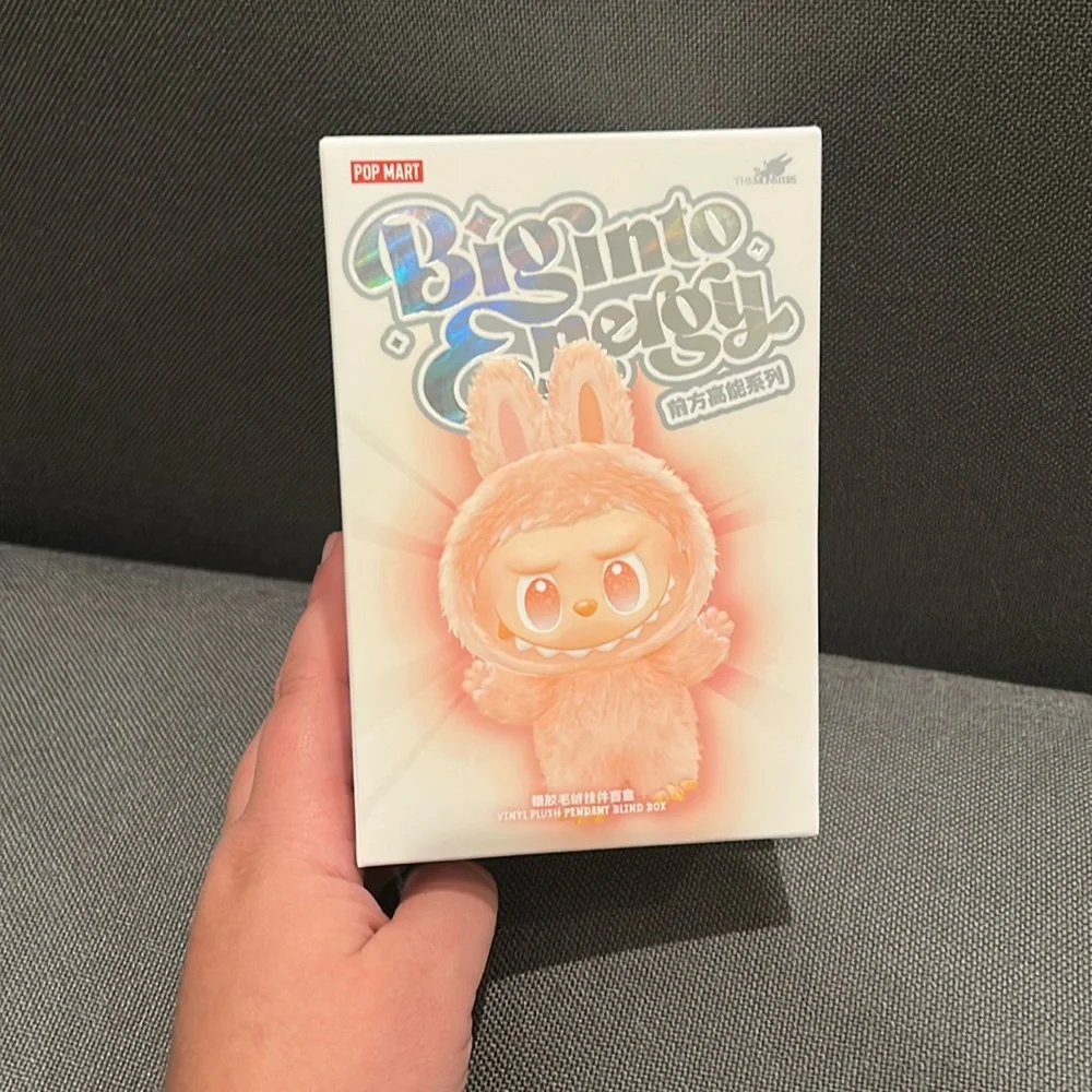 Big Into Energy Love Labubu - Picture 2 of 7